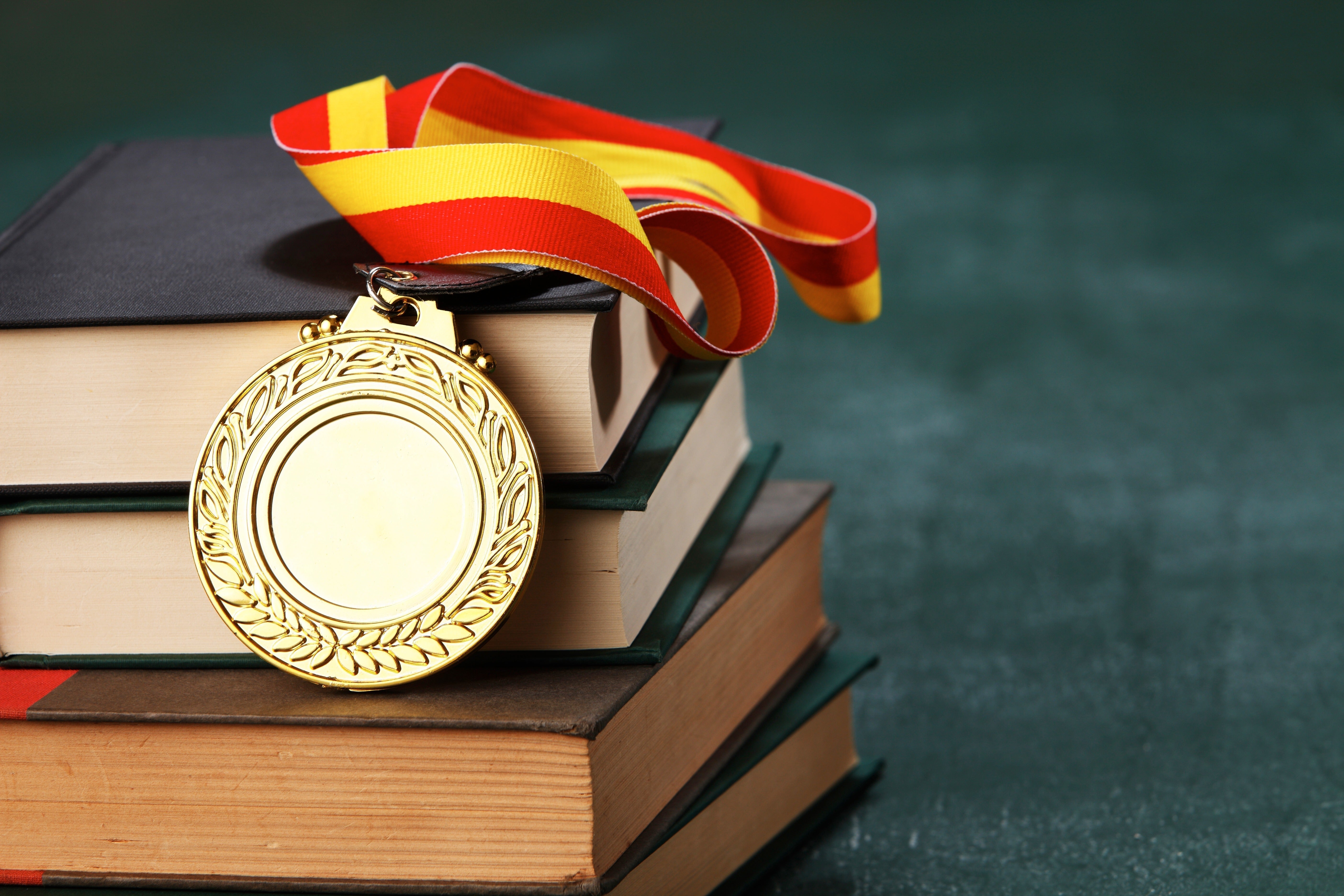 Academic Medallions, Graduation Medallions USA, Graduation Inc., Honor Society Awards, School Graduation Products, Custom Medallions 