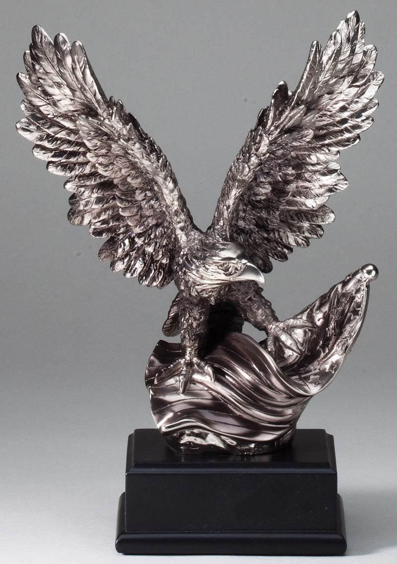 10 INCH ELECTROPLATED ANTIQUE SILVER AMERICAN EAGLE FLAG TROPHY ON BLACK BASE