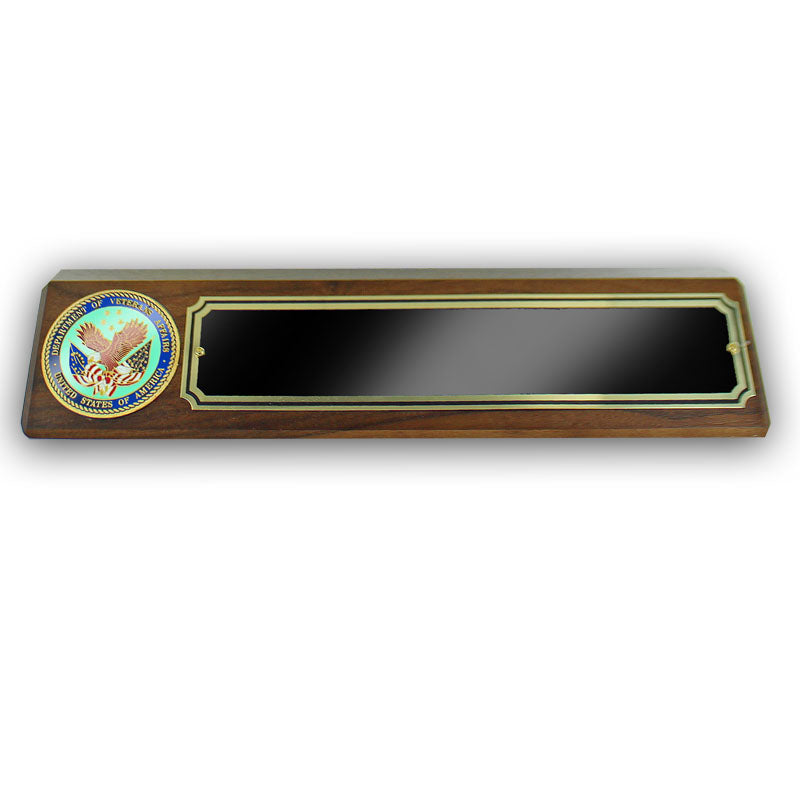 GENUINE WALNUT DESK BLOCK WITH DEPT. OF VETERANS AFFAIRS MEDALLION AND BLACK SCREENED PLATE