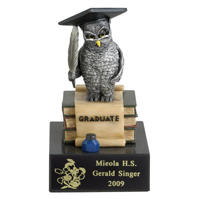 OWL GRADUATE SCHOLASTIC TROPHY, 6 INCH